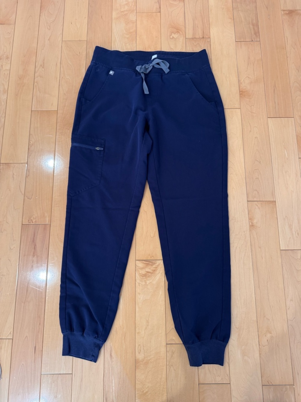 Figs Zamora scrub jogger pants in navy, size small